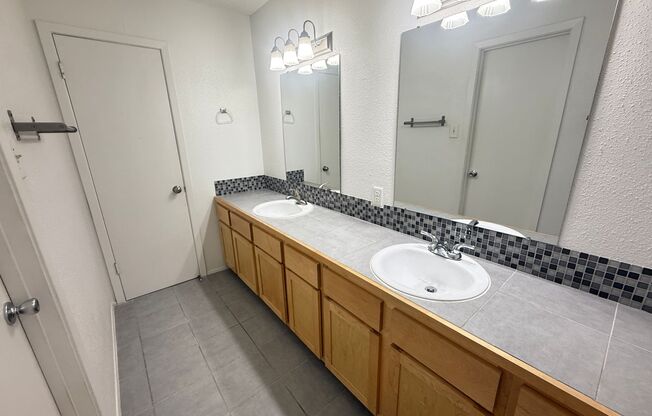 1 bed, 1 bath, 580 sqft, $1,294, Unit PEN-310A