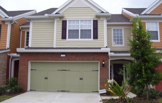 Desirable townhouse in the heart of Jax!