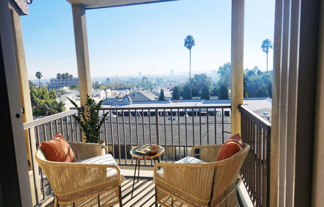 West Hollywood 2+2.5 Condo with Amazing 180 degree views from downtown to Century City