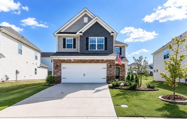 Beautiful Like-New Home in Mooresville