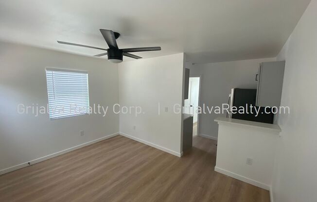 1 bed, 1 bath, 325 sqft, $1,000, Unit 10