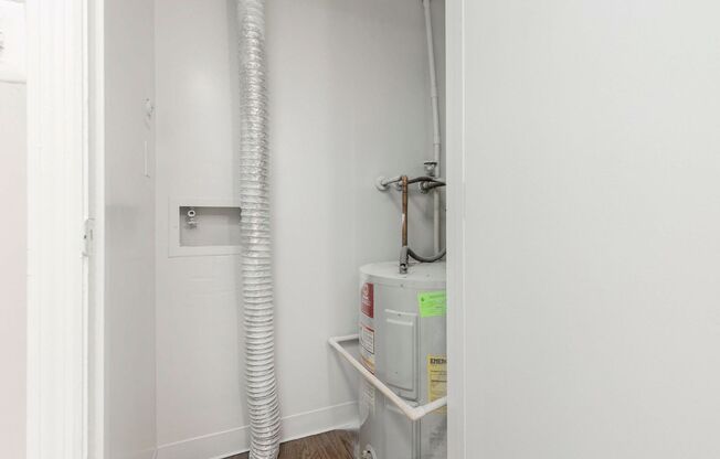 2 beds, 2 baths, $895, Unit 2