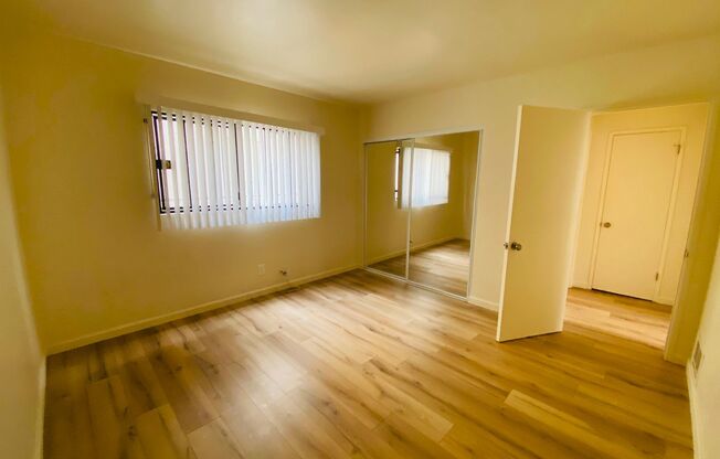 499 -1238 N. KENMORE