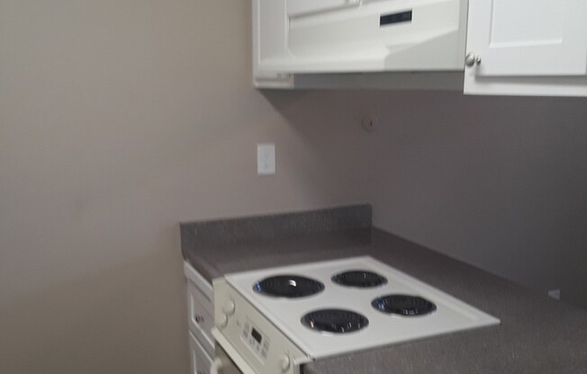 1 bed, 1 bath, 600 sqft, $1,100, Unit 21