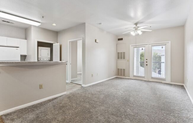 2 beds, 1 bath, 787 sqft, $1,082