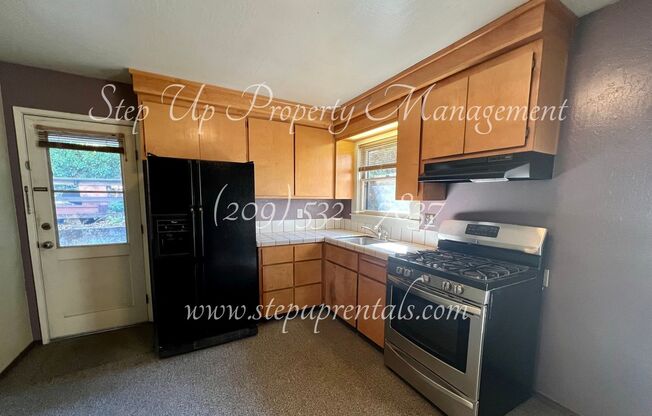 3 beds, 1 bath, 1,117 sqft, $1,900, Unit A