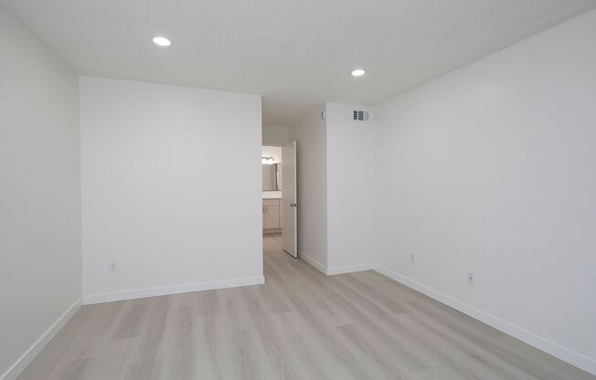 2 beds, 2 baths, 1,246 sqft, $2,400, Unit 022