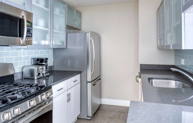 1 bed, 1 bath, $3,000, Unit 12C