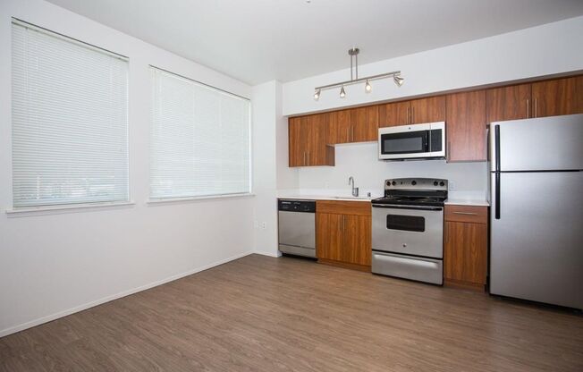 Studio, 1 bath, 329 sqft, $1,463, Unit Unit 102