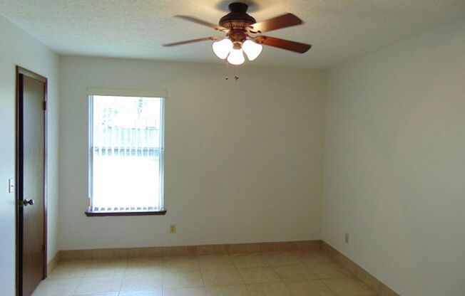 3 beds, 2 baths, $1,650