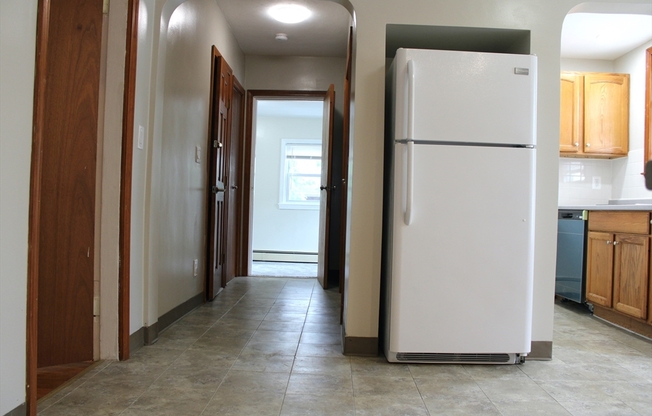 3 beds, 1 bath, 1,200 sqft, $3,200, Unit 2