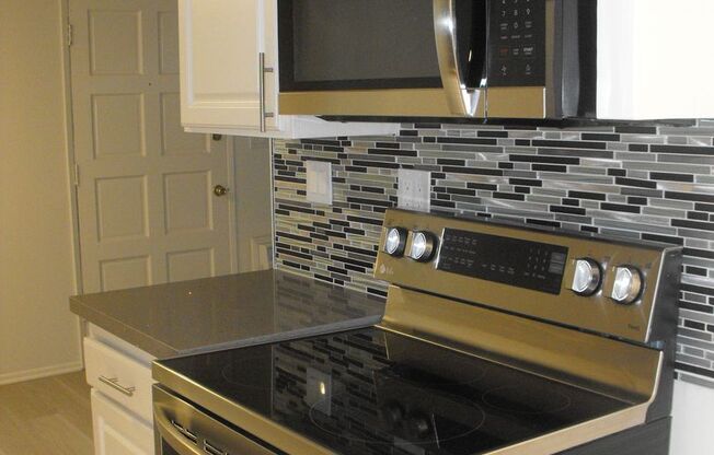 1 bed, 1 bath, 750 sqft, $2,126, Unit Unit 14B