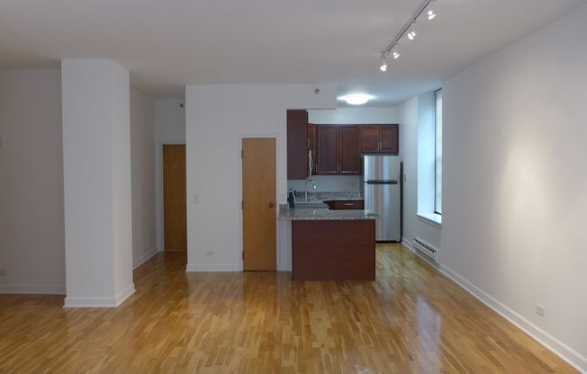 1 bed, 1 bath, 700 sqft, $2,050, Unit 12B