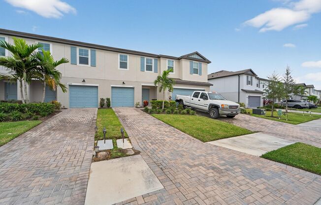 Welcome to the amazing Trevesta community in sunny Palmetto, FL