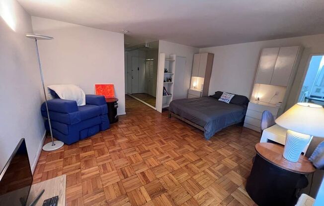77 W 55 ST