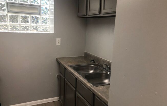 Friendship - 2 BR Apartment 2BA - 3rd Floor