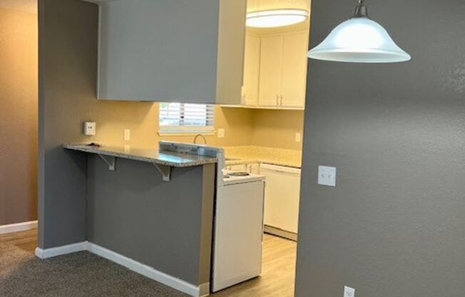 2 beds, 2 baths, 900 sqft, $1,695, Unit 26