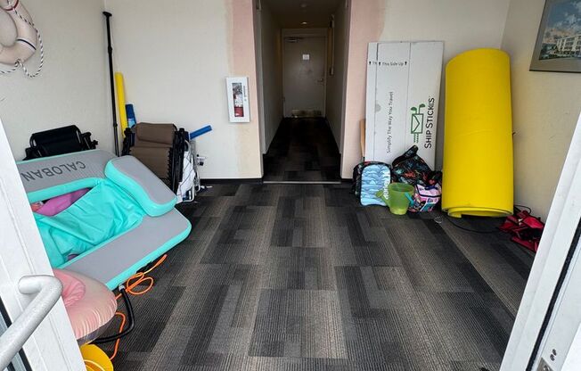 1 bed, 1 bath, $3,000, Unit Unit 101