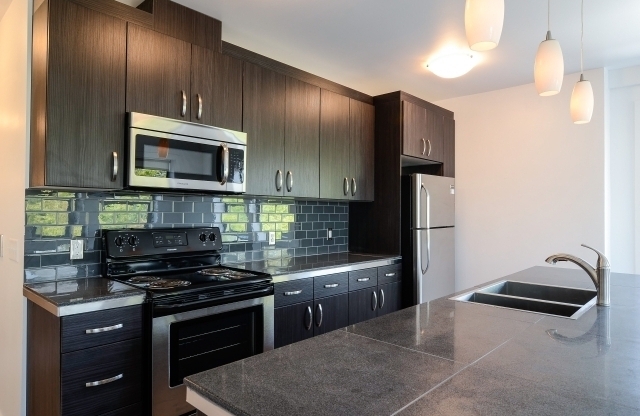 Park Place Apartments | 877 East Park Street