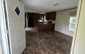 3 beds, 2 baths, $1,100, Unit Trailer Unit 7