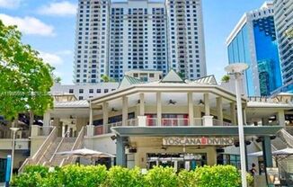 2 beds, 2 baths, 1,096 sqft, $4,550, Unit 999 SW 1st Ave # 1807
