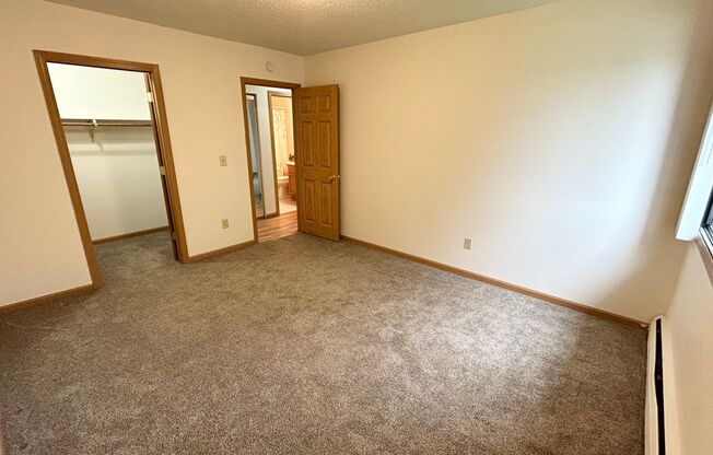 2 beds, 1 bath, 1,000 sqft, $910, Unit 2571-318