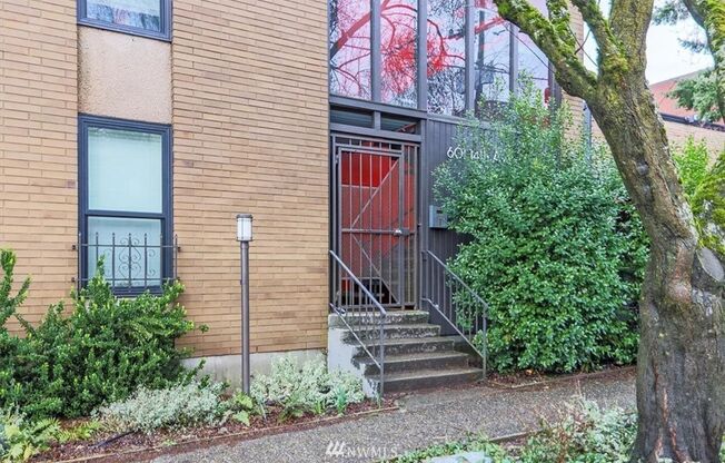 1 bed, 1 bath, $2,095, Unit #403