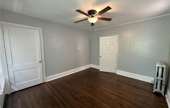 2 beds, 1 bath, 888 sqft, $925, Unit Lindenwood Ave 4950-A