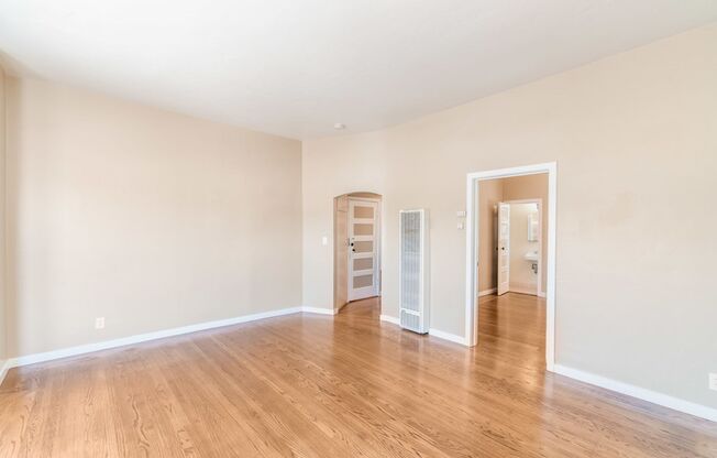 2318 Santa Clara Ave #H - 1 bedroom | 1 bath | Upper unit