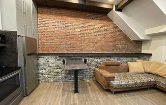 1 bed, 1 bath, 700 sqft, $2,900, Unit 103