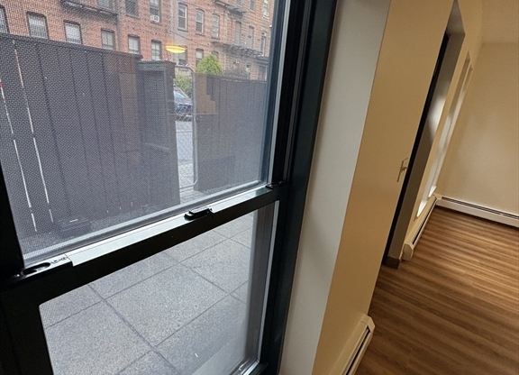 3 beds, 1 bath, 1,000 sqft, $4,500, Unit 3