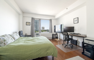 Studio, 1 bath, 380 sqft, $3,150, Unit 11-E
