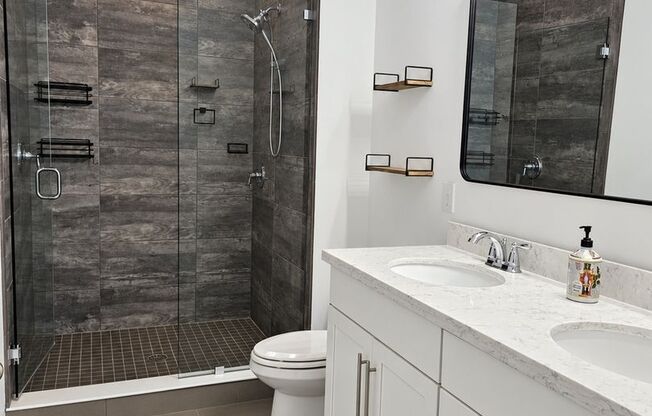 COMMUNITY POOLS – WINDERMERE – 3 BEDROOMS, 2.5 BATHROOMS – $2,800/MONTH