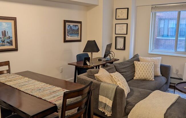 1 bed, 1 bath, 606 sqft, $2,950, Unit 701