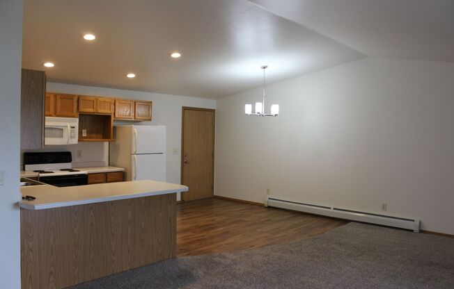 2 beds, 1 bath, 1,050 sqft, $1,199.99, Unit 142-07