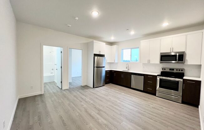 1 MONTH FREE RENT! Brand New Modern Units in N. Tabor Neighborhood