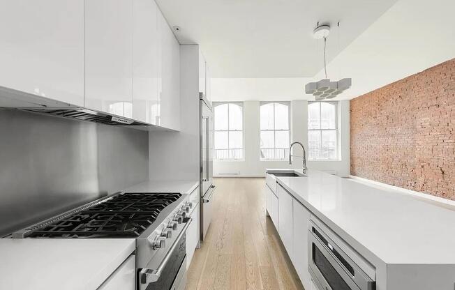 496 BROADWAY 3
