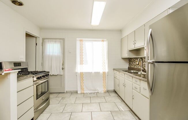 3 Bedroom/1.5 Bathroom Salt Lake City