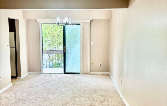 1 Bedroom, 1 Bathroom Condo located in the desirable Avon Village