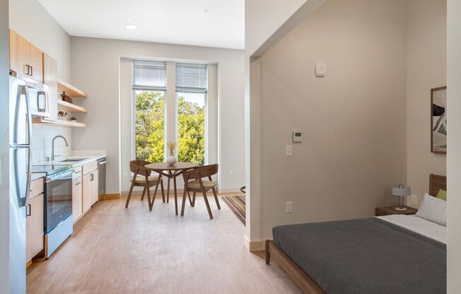 Studio, 1 bath, 425 sqft, $1,350, Unit 322