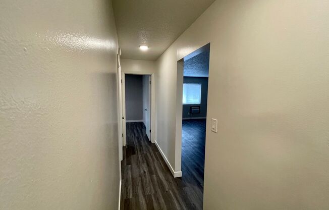 2 beds, 1 bath, 760 sqft, $1,100, Unit 12