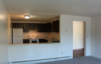 2 beds, 1 bath, 853 sqft, $1,395, Unit 13