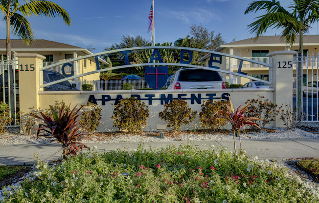 2 beds, 2 baths, 894 sqft, $1,695, Unit 115-17