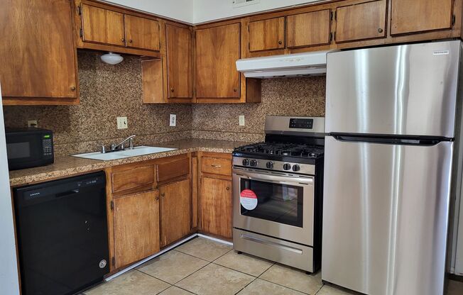 3 bedroom, 2.5 bathroom apartment with central heat and air