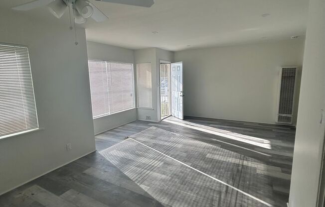 3 beds, 1 bath, 1,250 sqft, $2,895, Unit 522 -A