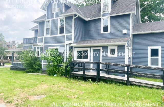 3717 ARCHWOOD AVE