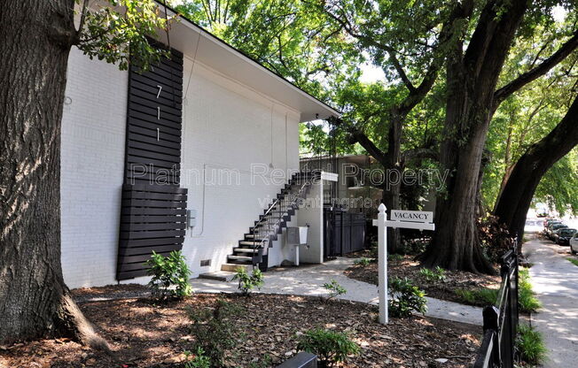 1 bed, 1 bath, 550 sqft, $1,000, Unit 6