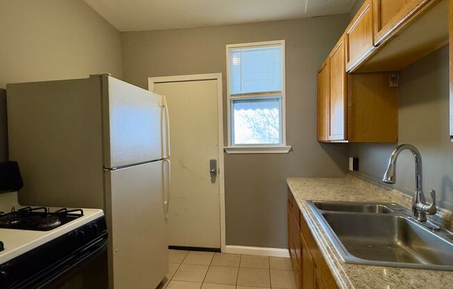 Charming 2 Bedroom/1 Bathroom in Morrell Park, Baltimore!