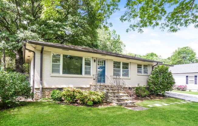 Charming Renovated 2-Bedroom Ranch with Fenced Yard in Garrison Estates – Prime Marietta Location