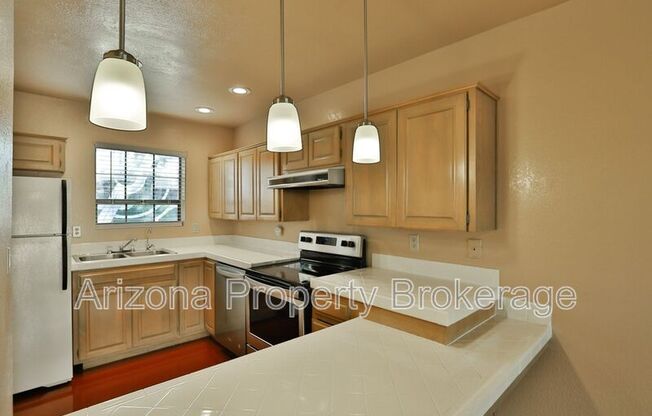 373 E CORONADO RD